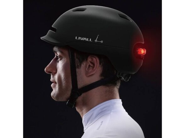 Умный светодиодный шлем для велосипедиста Livall C20